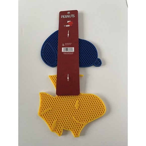 Peanuts Silicone Trivet Pack of 2, Best Brands Woodstock and Snoopy Head Shaped - Picture 2 of 5